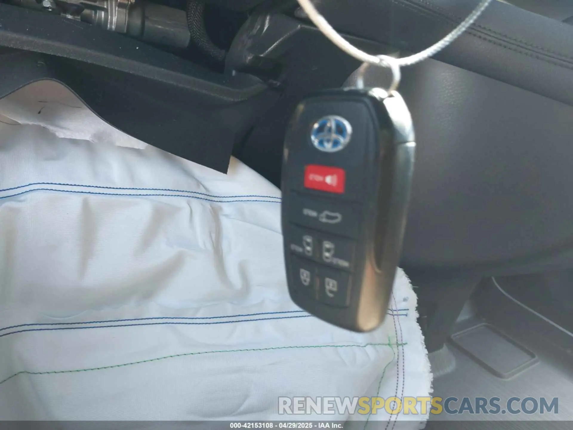 11 Photograph of a damaged car 5TDZRKEC7MS051459 TOYOTA SIENNA 2021