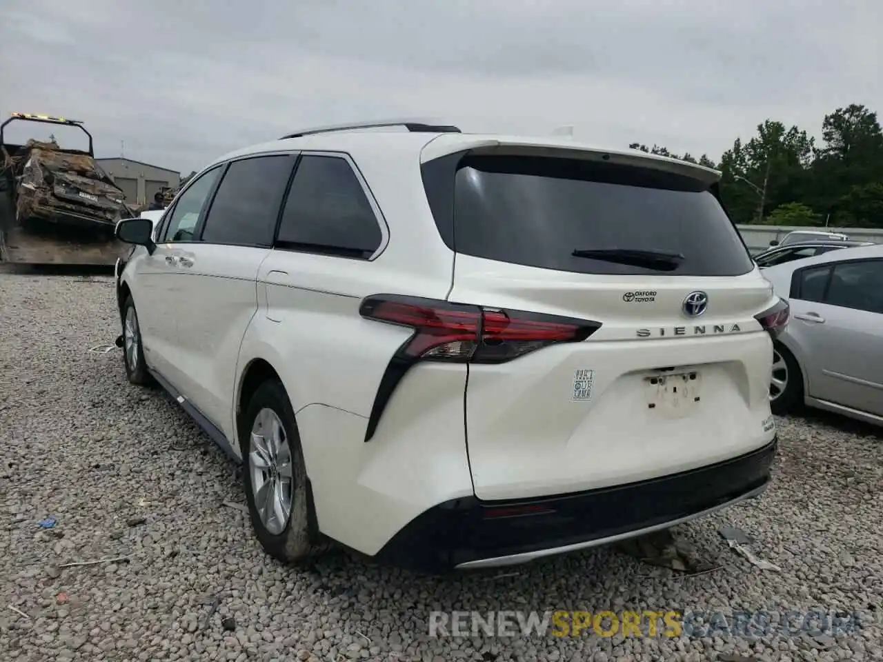 3 Photograph of a damaged car 5TDZRKEC8MS033987 TOYOTA SIENNA 2021