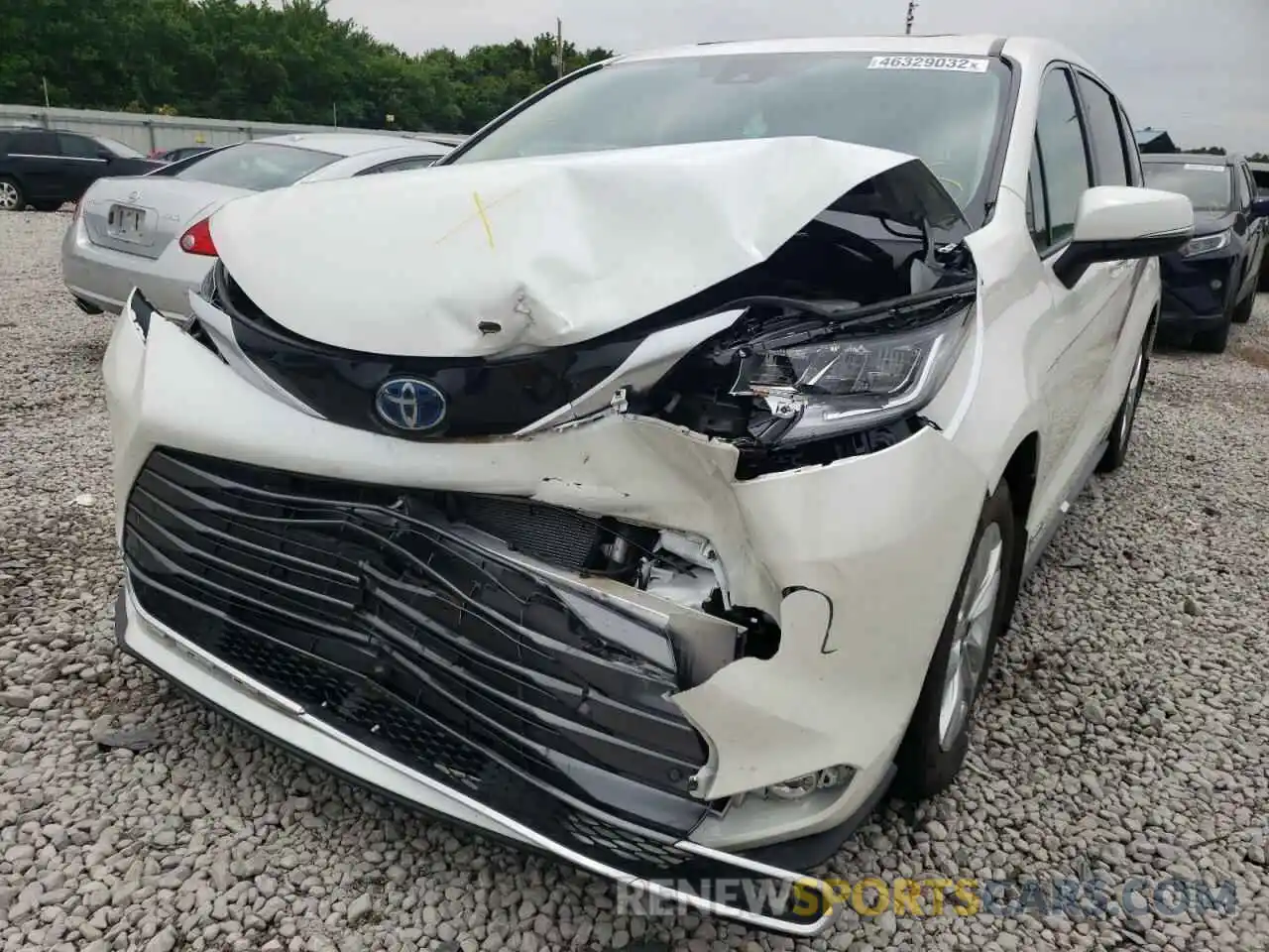 9 Photograph of a damaged car 5TDZRKEC8MS033987 TOYOTA SIENNA 2021