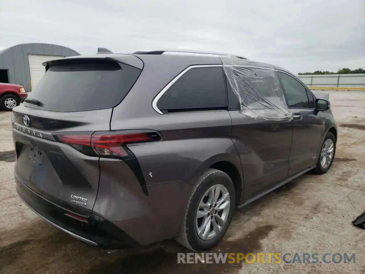 4 Photograph of a damaged car 5TDZRKEC9MS007771 TOYOTA SIENNA 2021