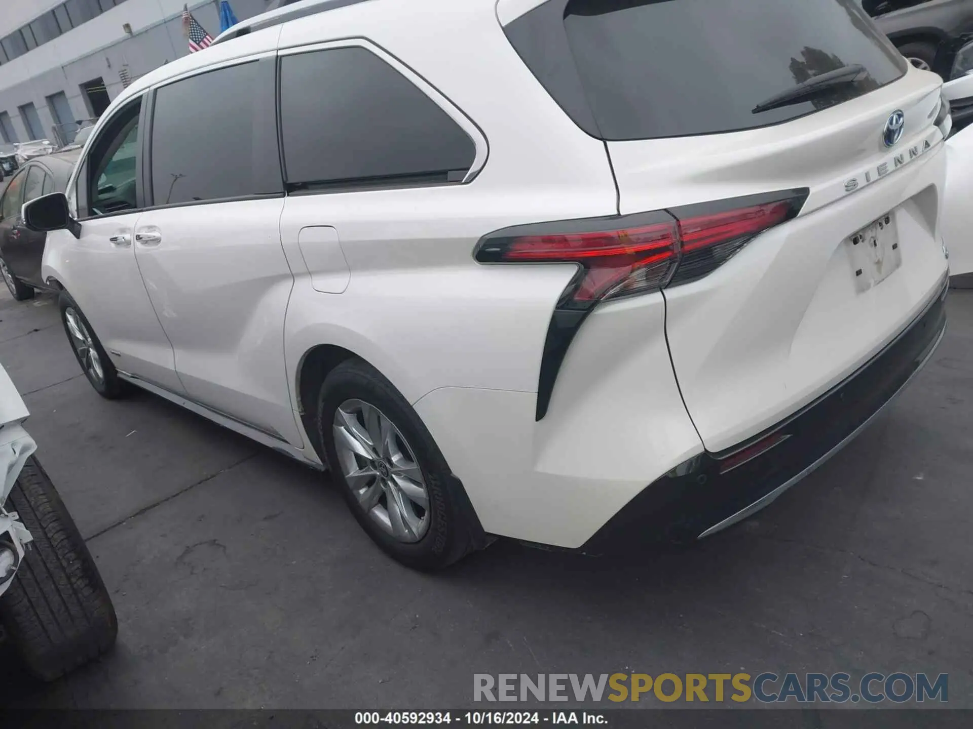 3 Photograph of a damaged car 5TDZRKEC9MS061314 TOYOTA SIENNA 2021