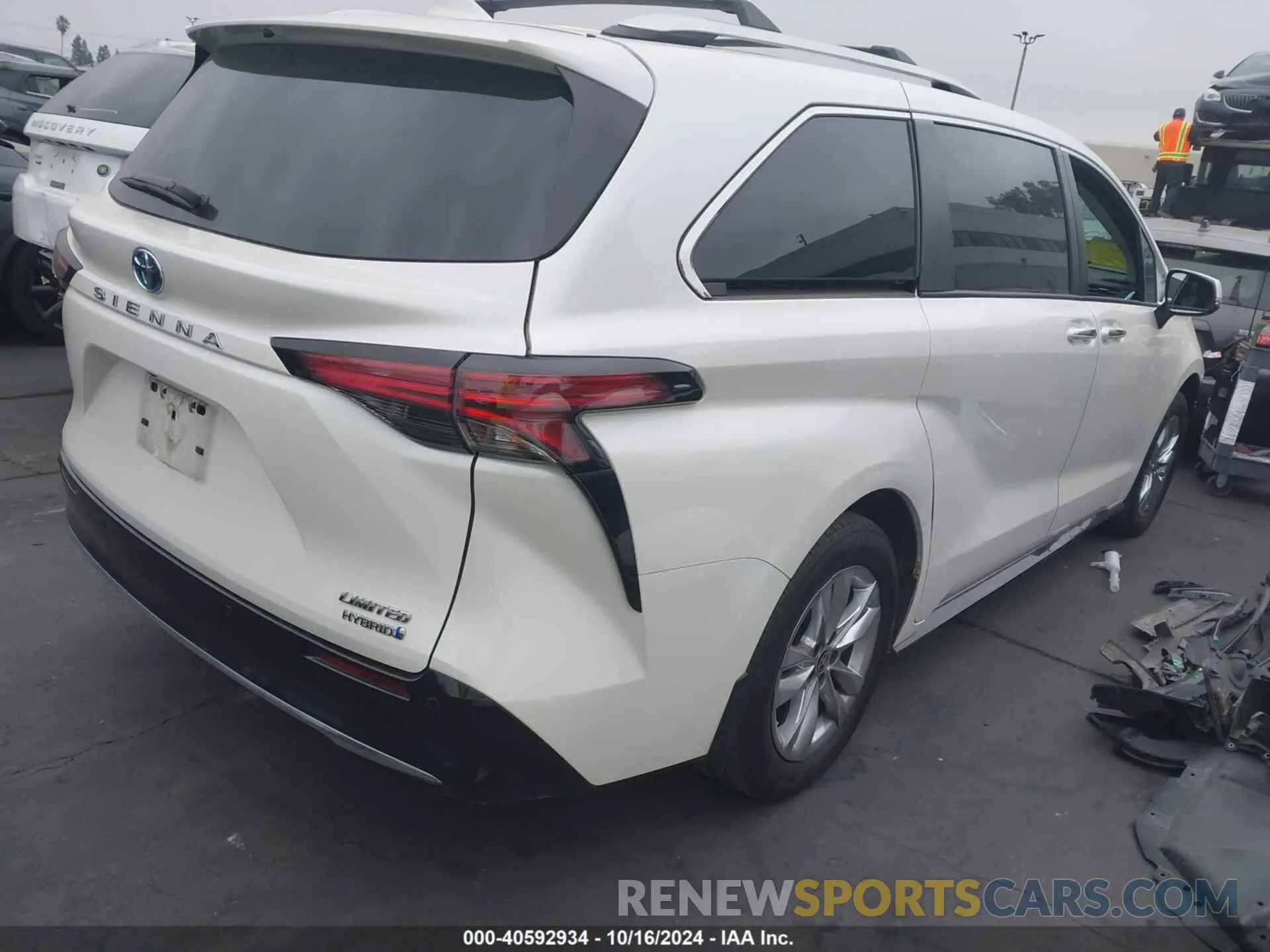 4 Photograph of a damaged car 5TDZRKEC9MS061314 TOYOTA SIENNA 2021