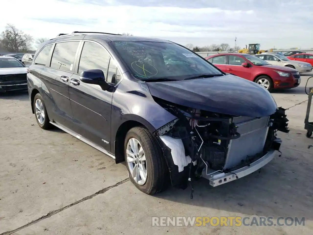 1 Photograph of a damaged car 5TDZRKEC9MS069235 TOYOTA SIENNA 2021