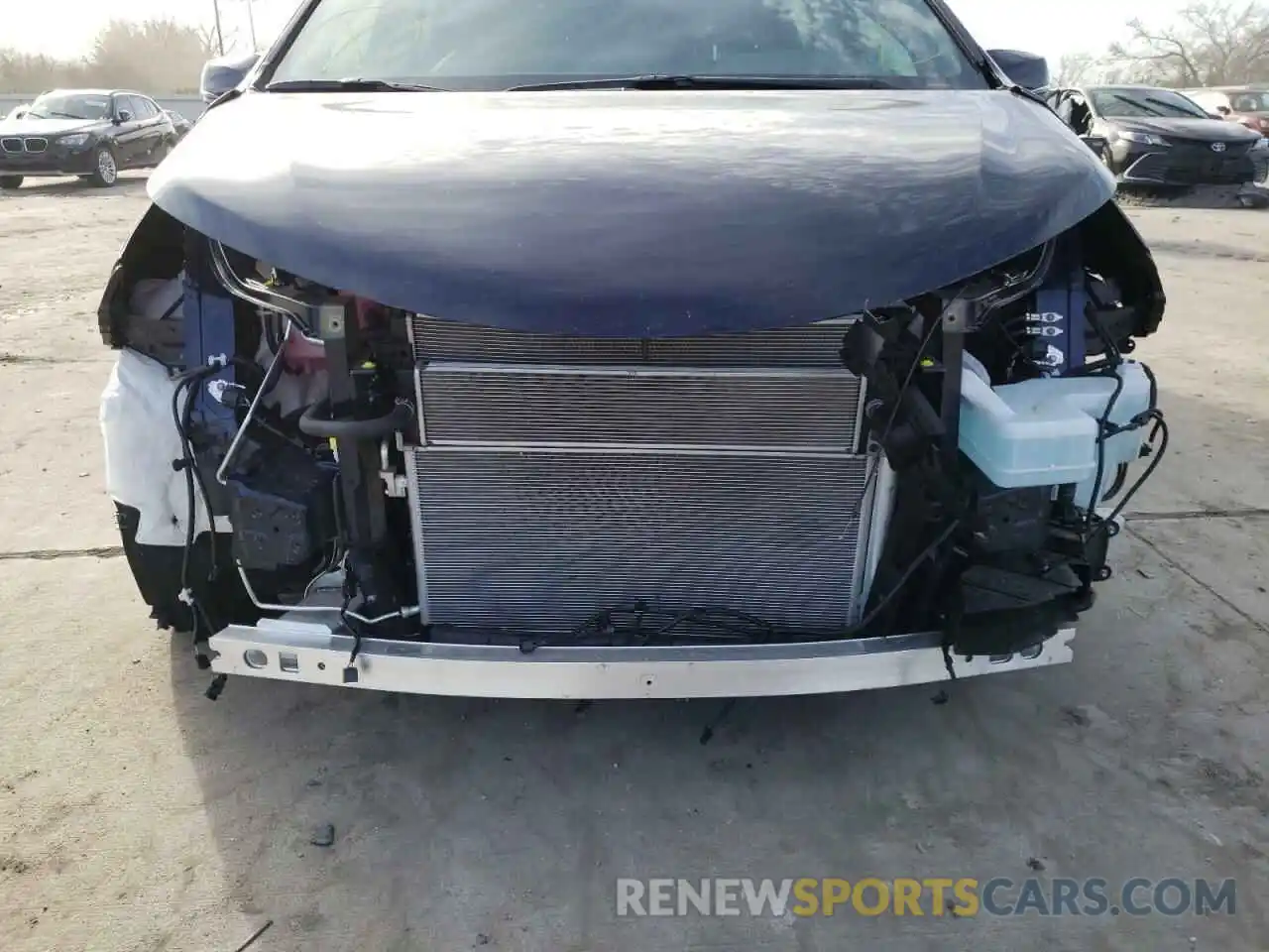 9 Photograph of a damaged car 5TDZRKEC9MS069235 TOYOTA SIENNA 2021