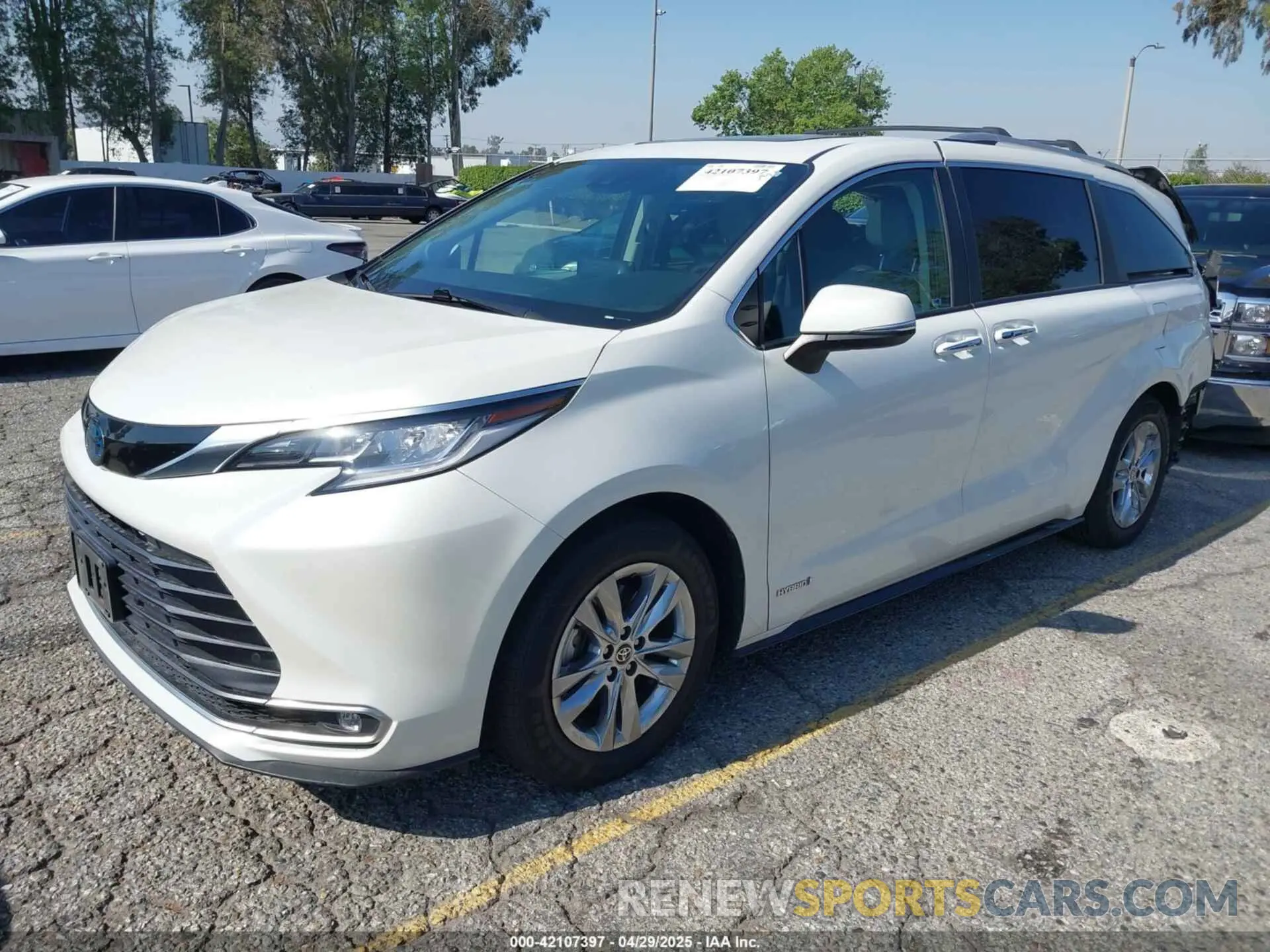 2 Photograph of a damaged car 5TDZSKFC1MS025314 TOYOTA SIENNA 2021