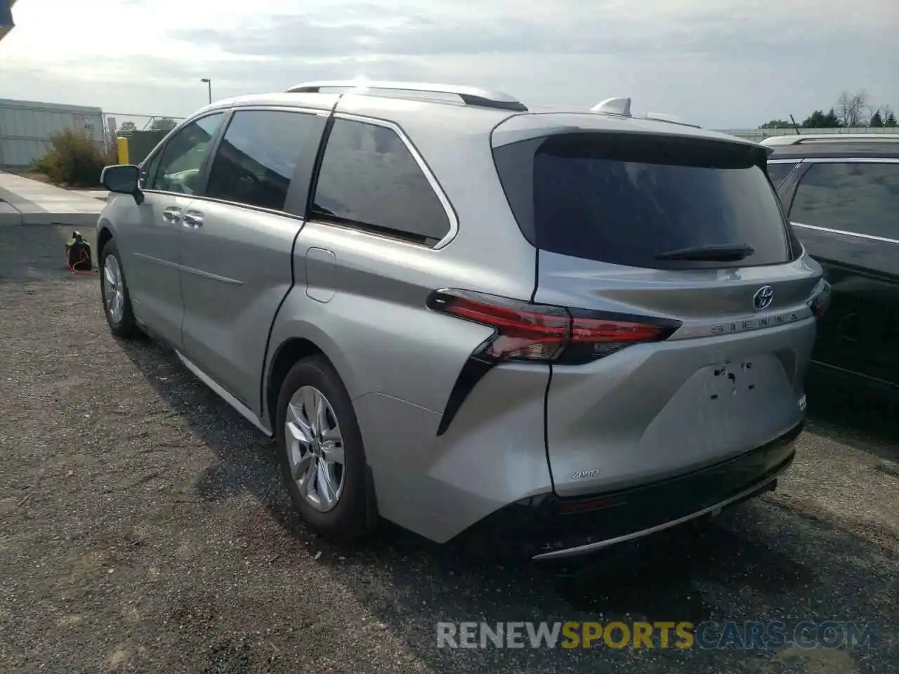 3 Photograph of a damaged car 5TDZSKFC7MS037130 TOYOTA SIENNA 2021