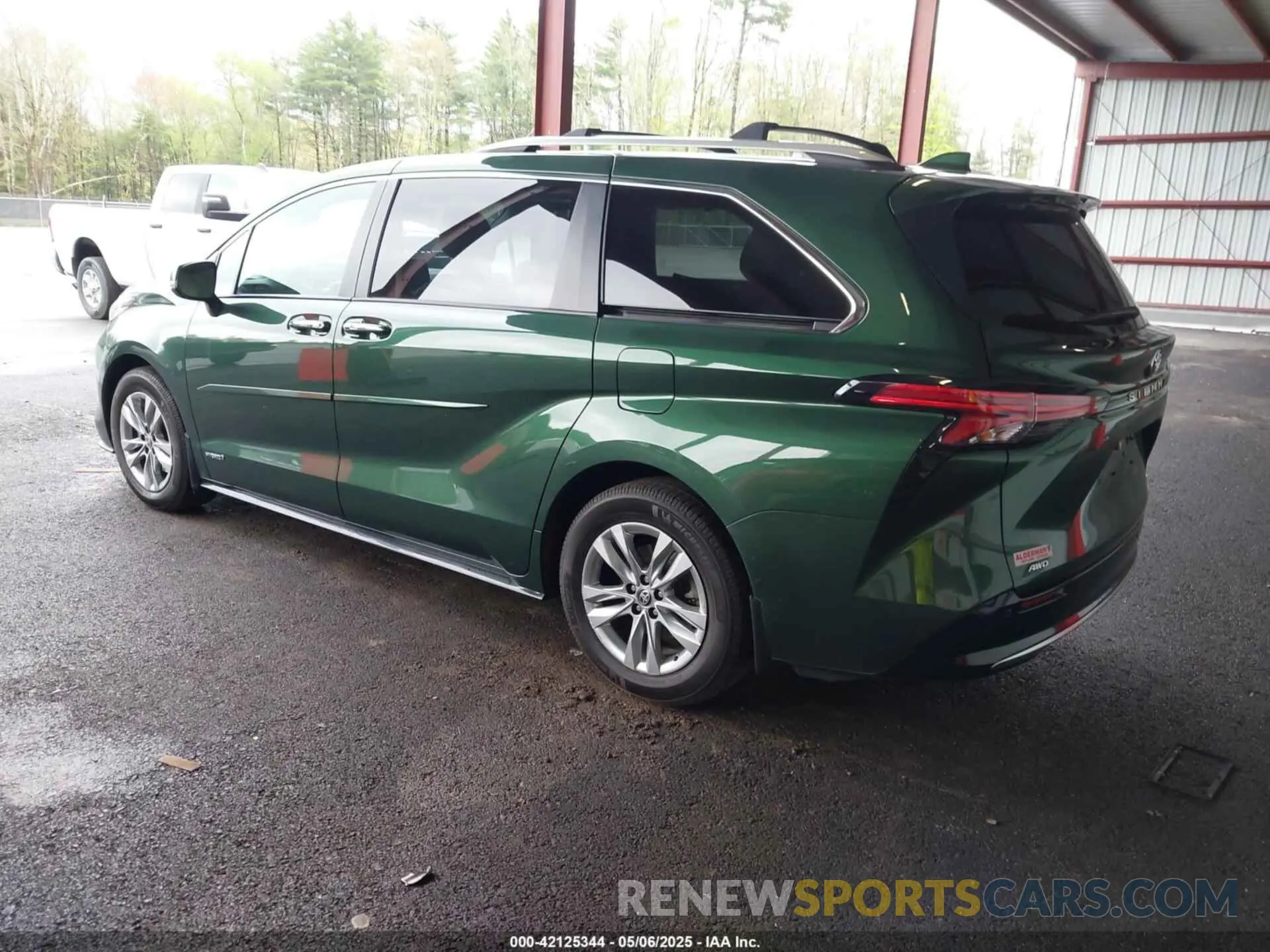 3 Photograph of a damaged car 5TDZSKFC8MS007554 TOYOTA SIENNA 2021