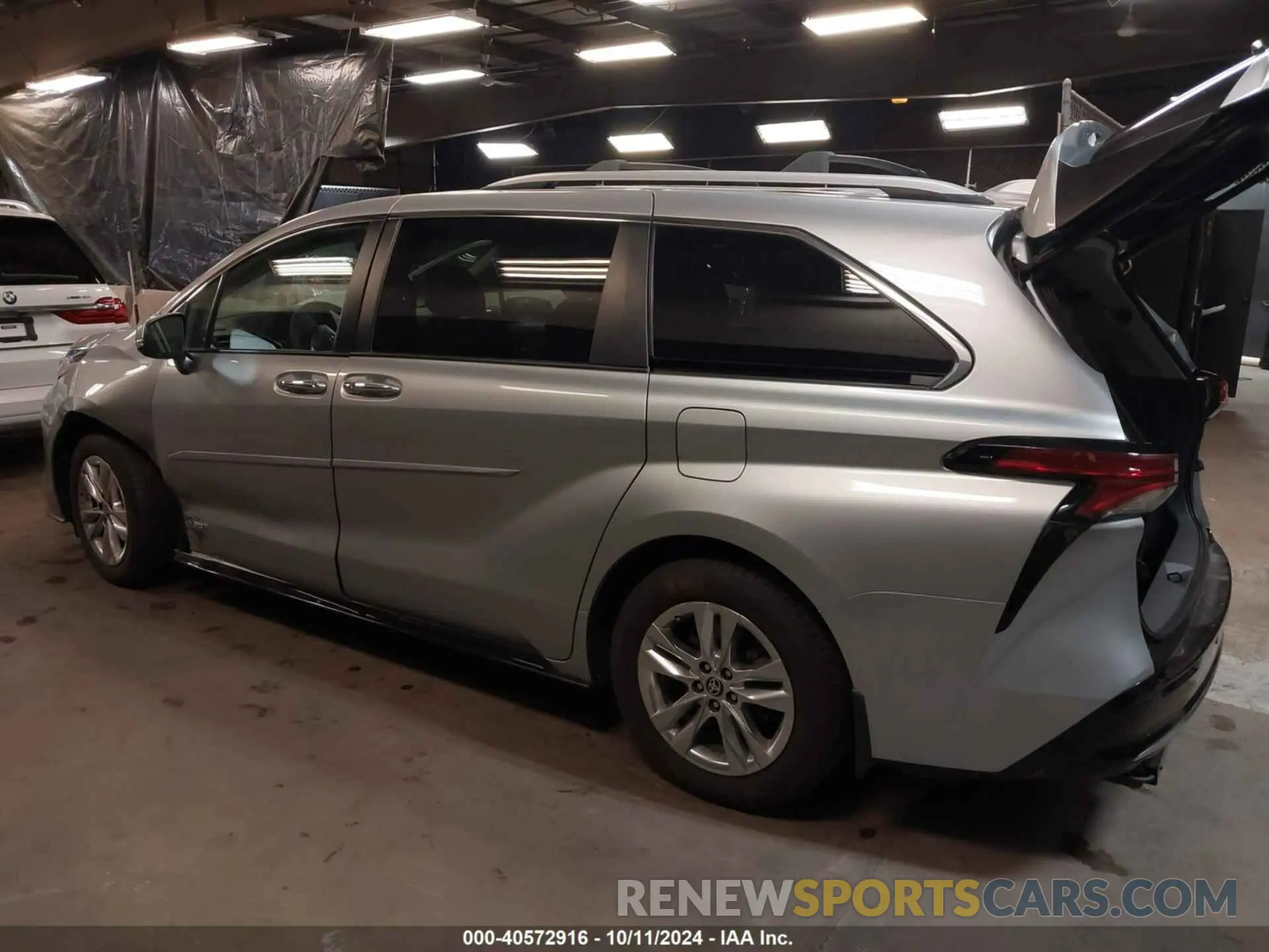 3 Photograph of a damaged car 5TDZSKFC8MS022863 TOYOTA SIENNA 2021