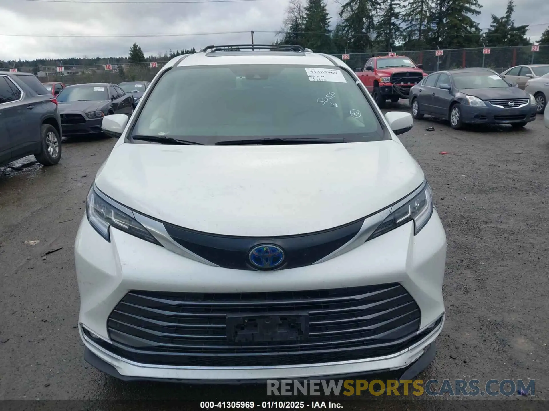 12 Photograph of a damaged car 5TDZSKFC8MS033054 TOYOTA SIENNA 2021