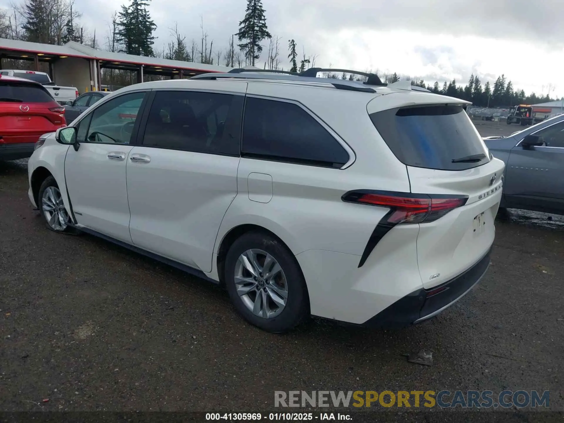 3 Photograph of a damaged car 5TDZSKFC8MS033054 TOYOTA SIENNA 2021
