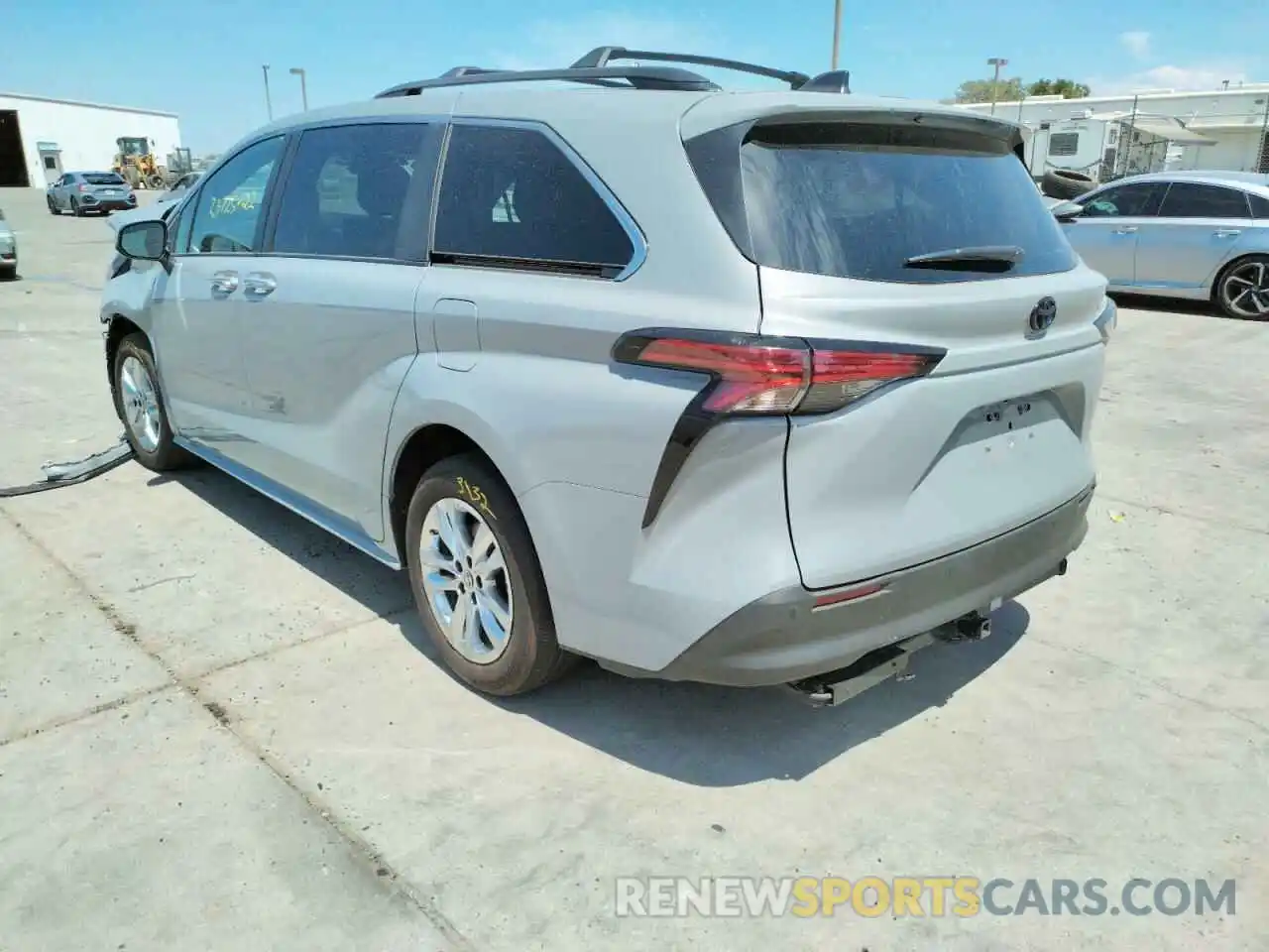 3 Photograph of a damaged car 5TDASKFC4NS046804 TOYOTA SIENNA 2022