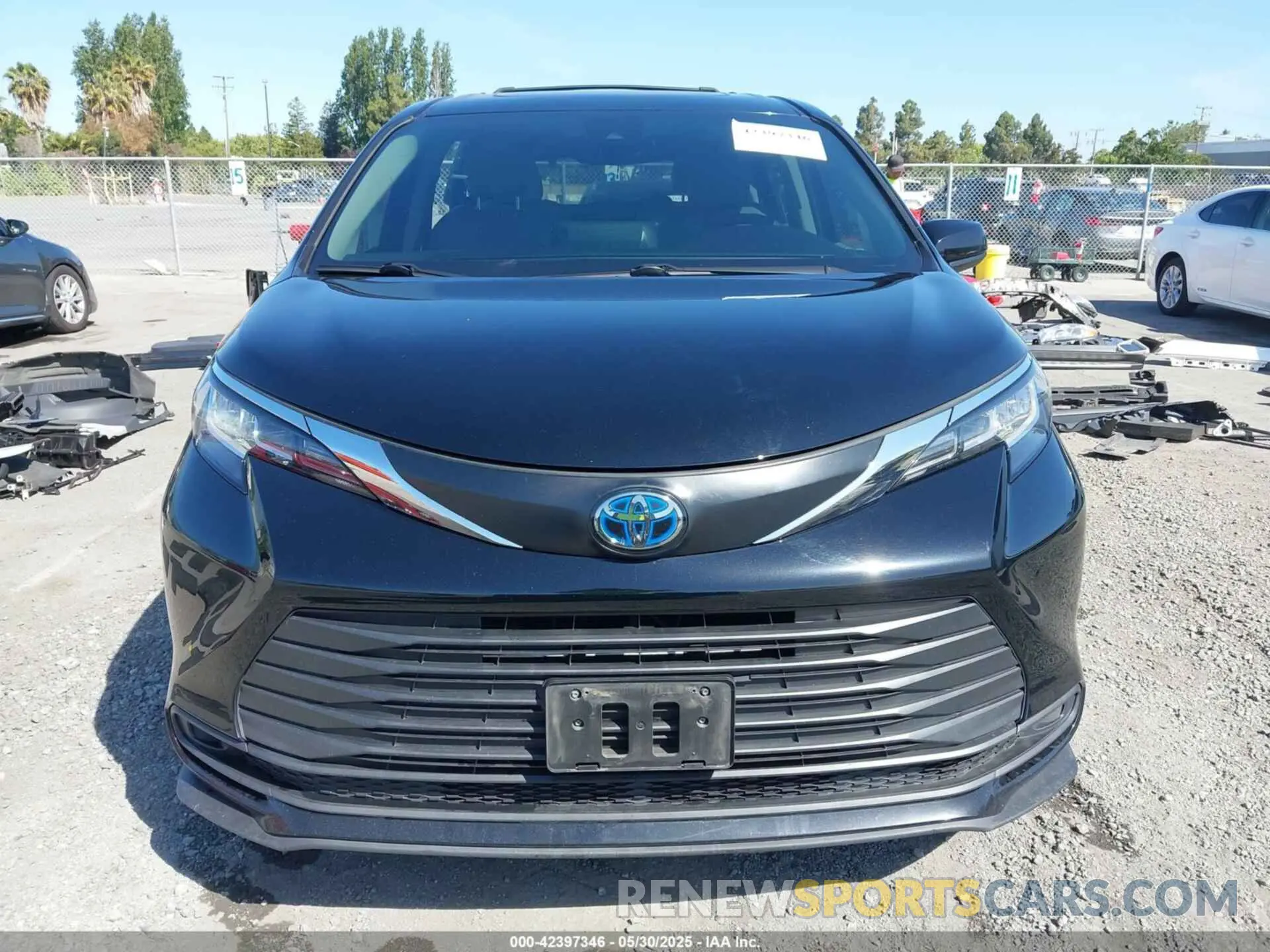 13 Photograph of a damaged car 5TDBRKEC0NS102741 TOYOTA SIENNA 2022