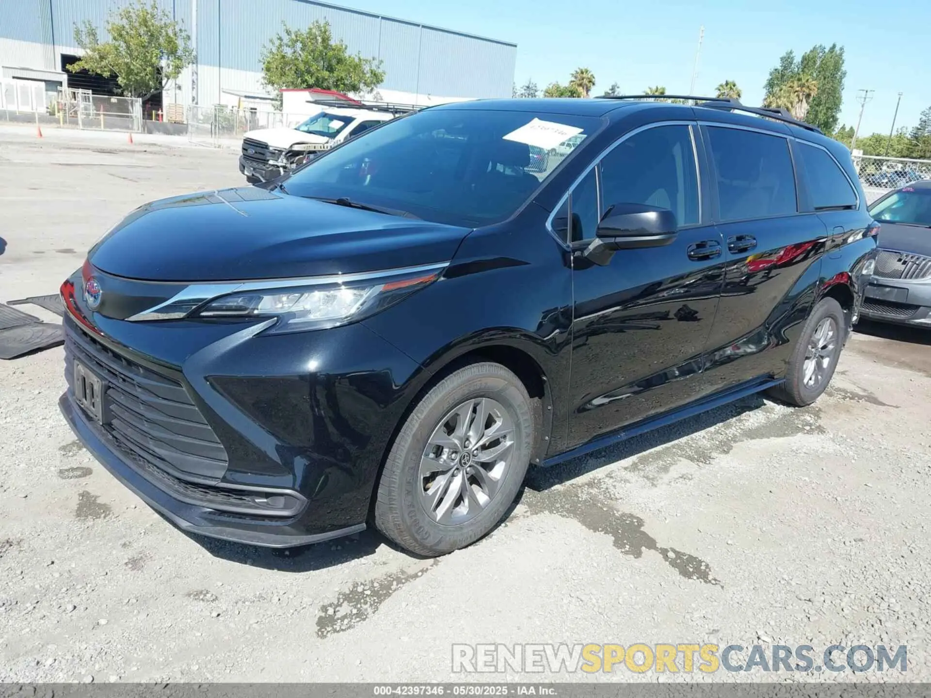 2 Photograph of a damaged car 5TDBRKEC0NS102741 TOYOTA SIENNA 2022