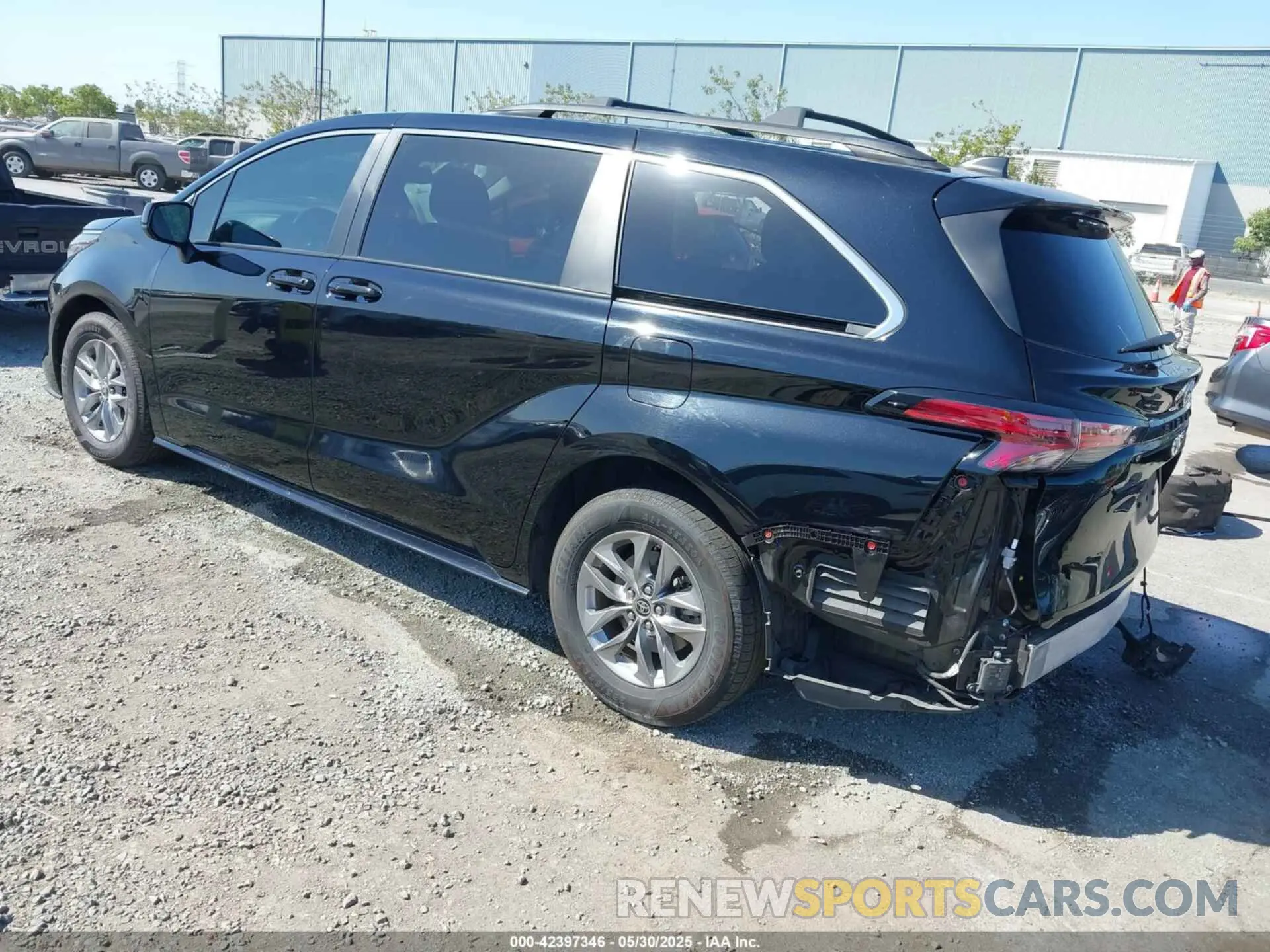 3 Photograph of a damaged car 5TDBRKEC0NS102741 TOYOTA SIENNA 2022