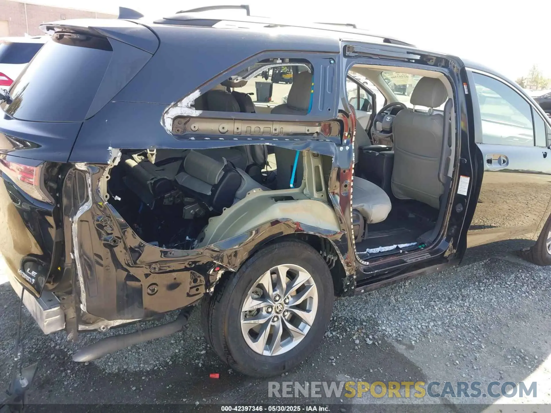 6 Photograph of a damaged car 5TDBRKEC0NS102741 TOYOTA SIENNA 2022