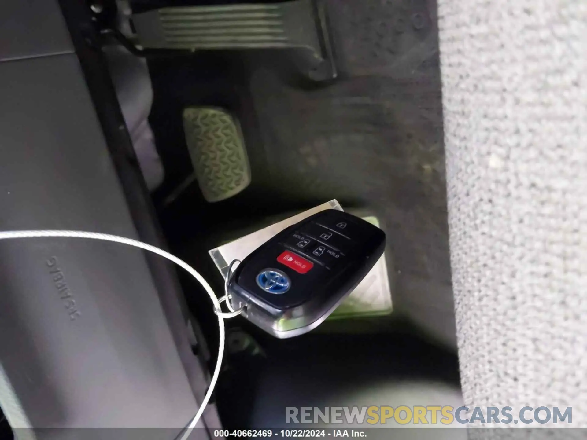 11 Photograph of a damaged car 5TDBRKEC1NS087814 TOYOTA SIENNA 2022