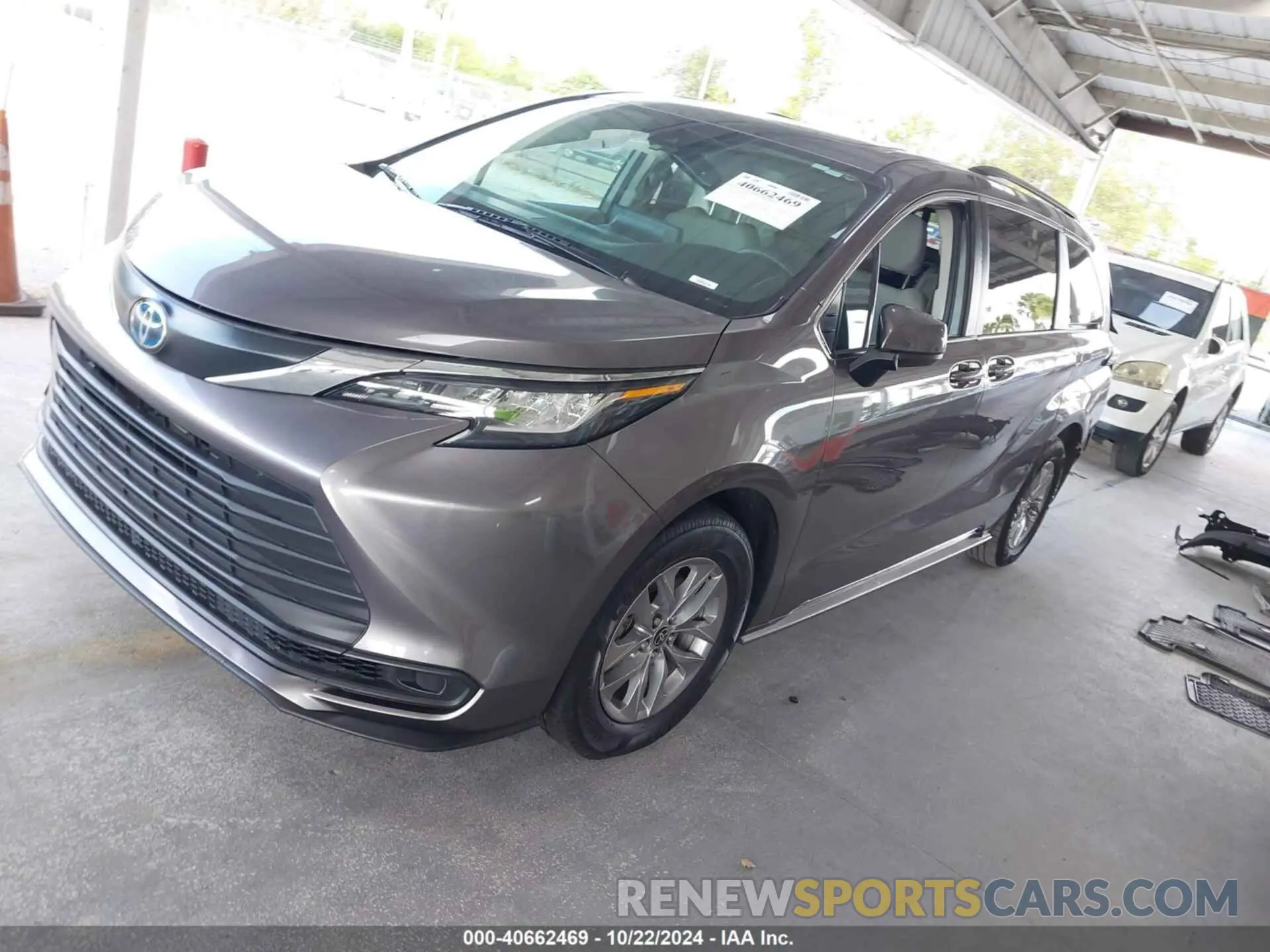 2 Photograph of a damaged car 5TDBRKEC1NS087814 TOYOTA SIENNA 2022