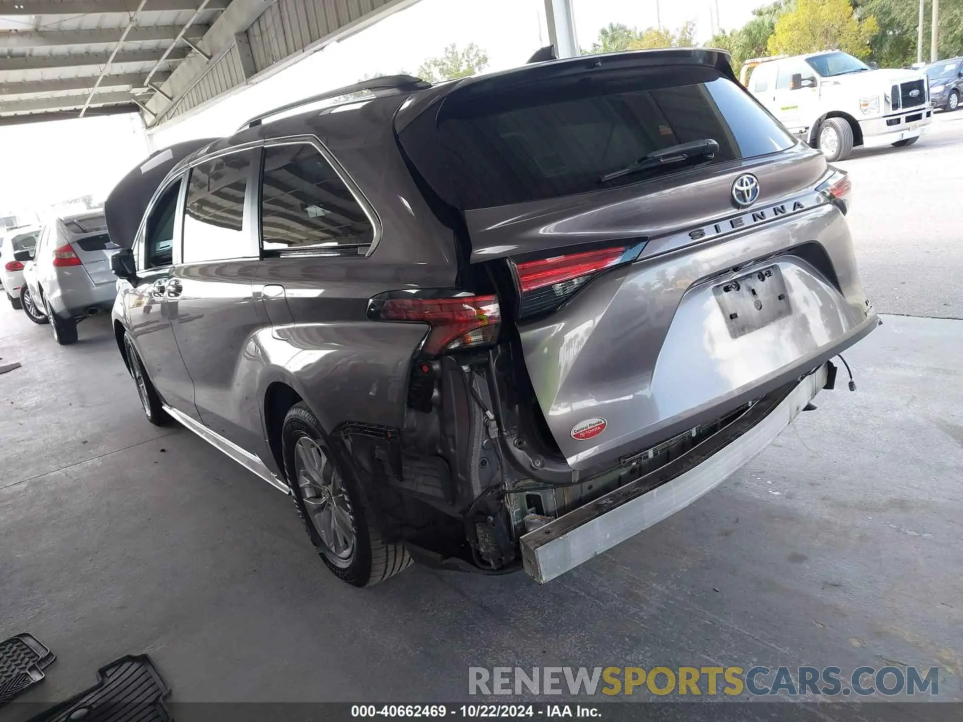 3 Photograph of a damaged car 5TDBRKEC1NS087814 TOYOTA SIENNA 2022