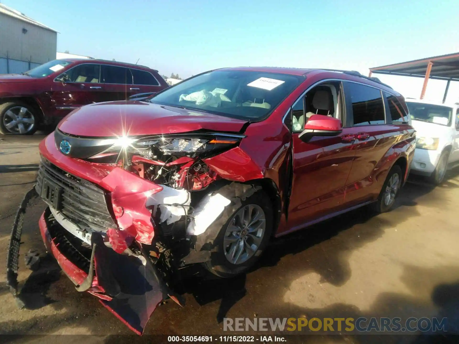 2 Photograph of a damaged car 5TDBRKEC8NS126978 TOYOTA SIENNA 2022