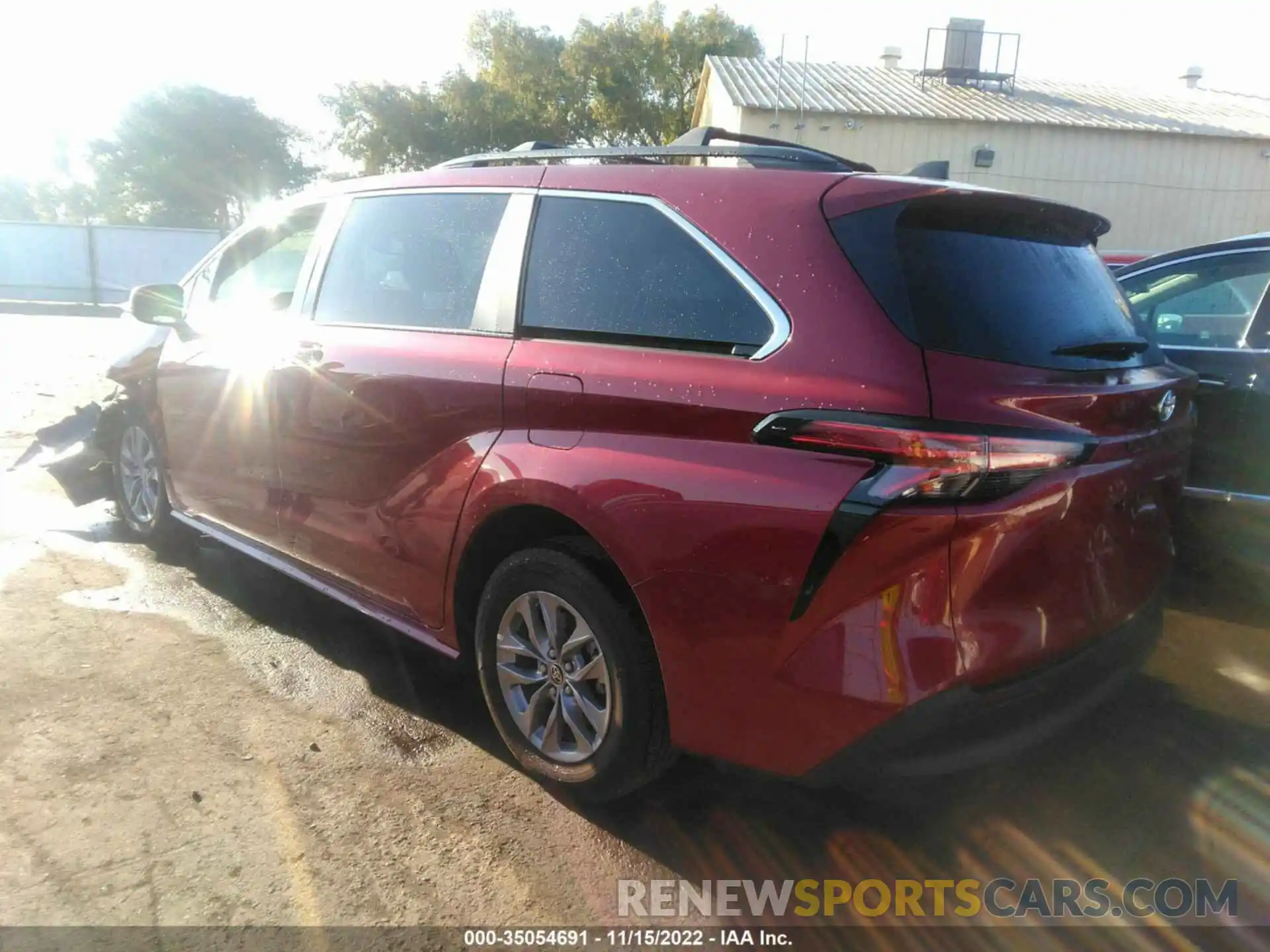 3 Photograph of a damaged car 5TDBRKEC8NS126978 TOYOTA SIENNA 2022