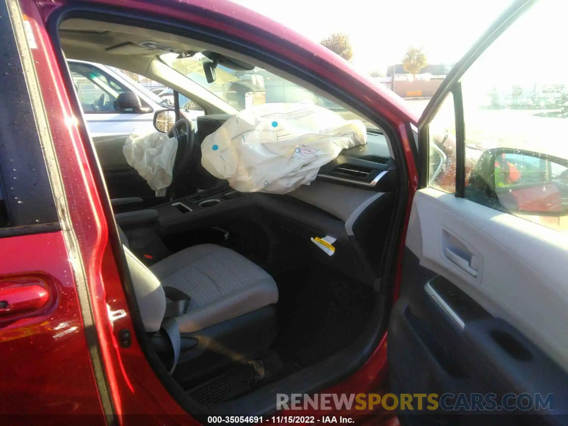 5 Photograph of a damaged car 5TDBRKEC8NS126978 TOYOTA SIENNA 2022