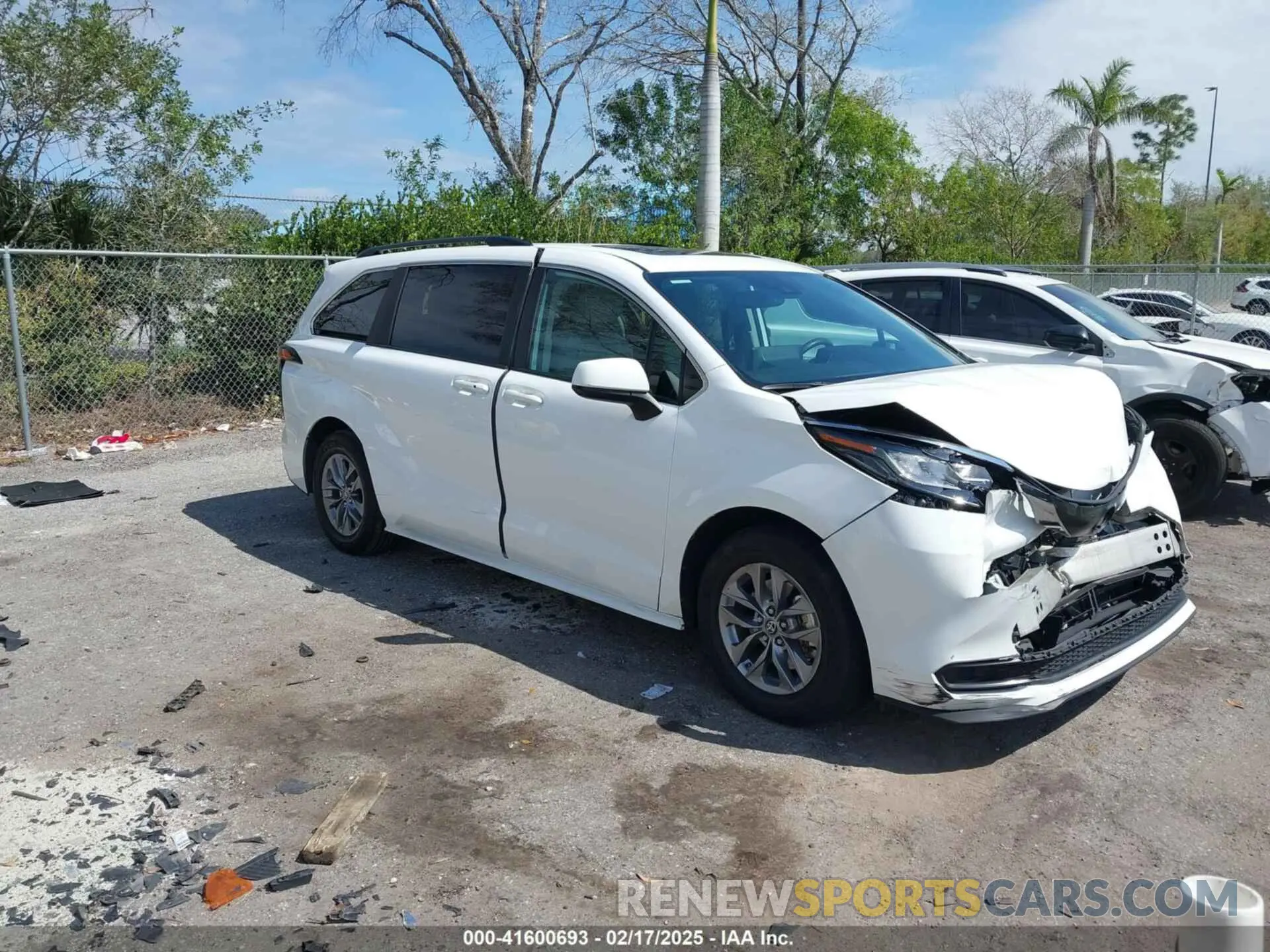 1 Photograph of a damaged car 5TDBRKECXNS099704 TOYOTA SIENNA 2022