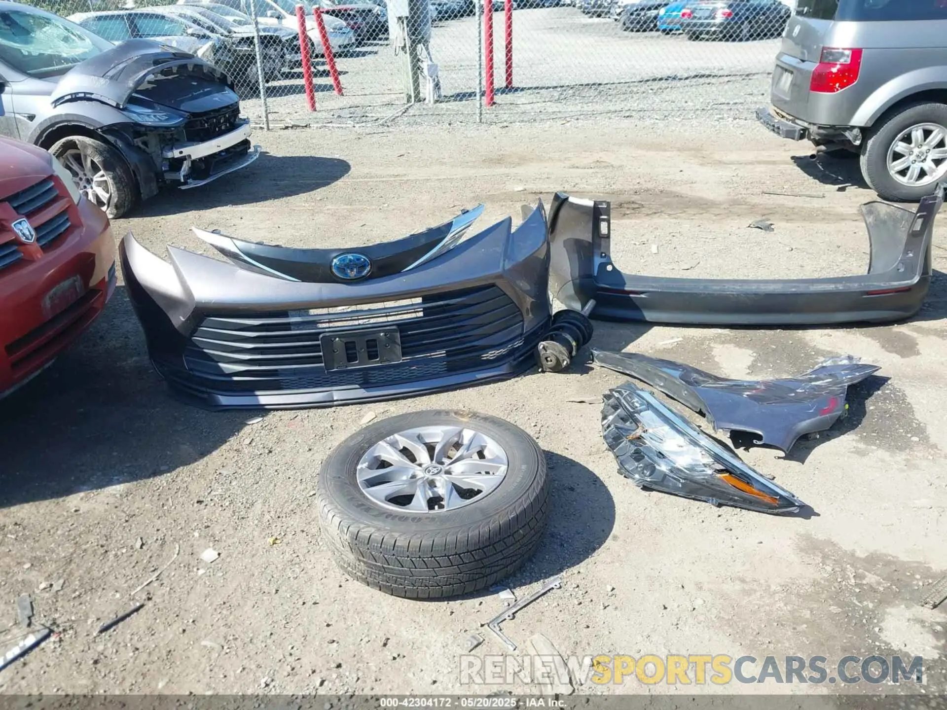 12 Photograph of a damaged car 5TDBSKFC1NS049616 TOYOTA SIENNA 2022