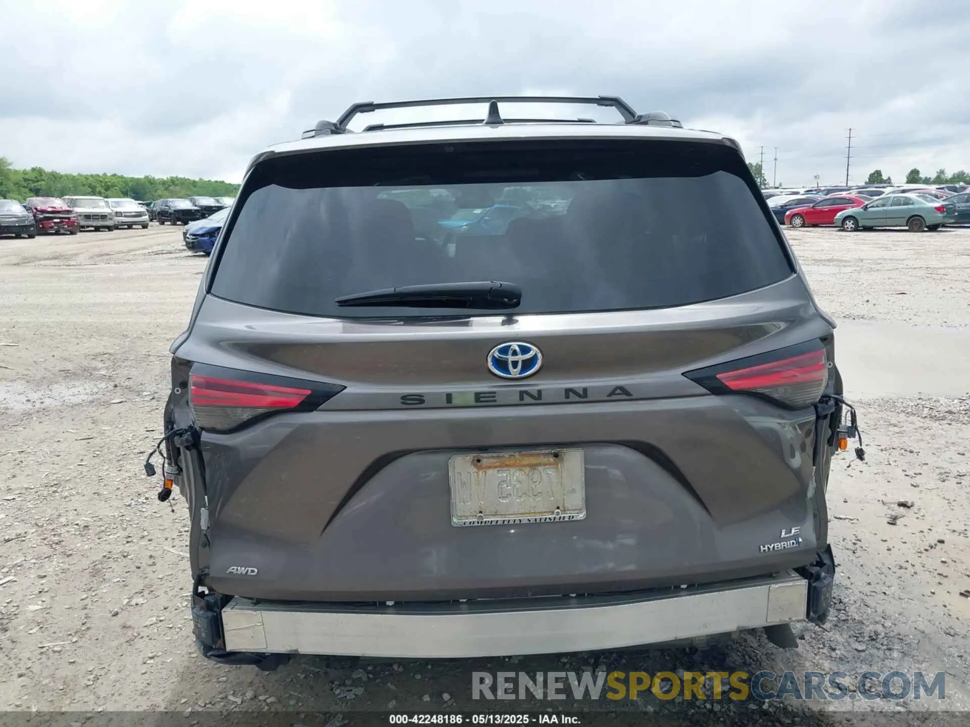 16 Photograph of a damaged car 5TDBSKFC8NS062850 TOYOTA SIENNA 2022