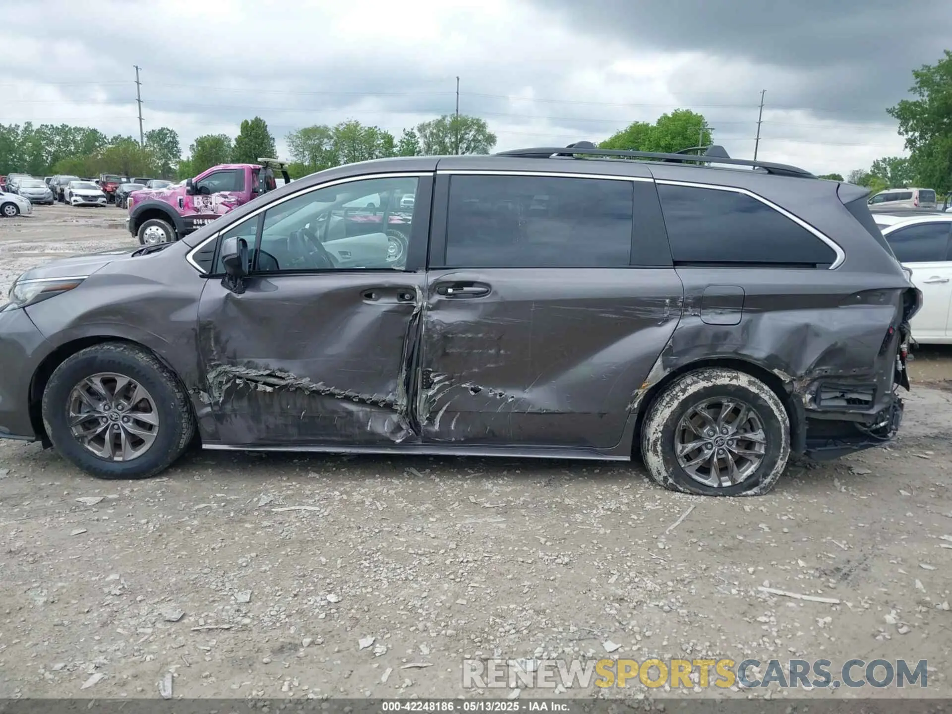 6 Photograph of a damaged car 5TDBSKFC8NS062850 TOYOTA SIENNA 2022