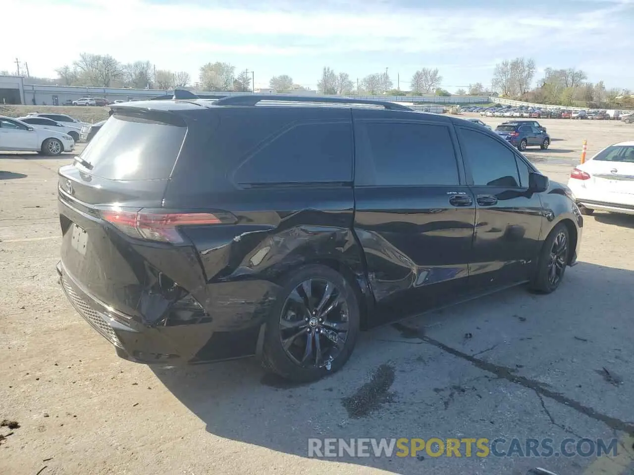 3 Photograph of a damaged car 5TDDRKEC0NS112761 TOYOTA SIENNA 2022