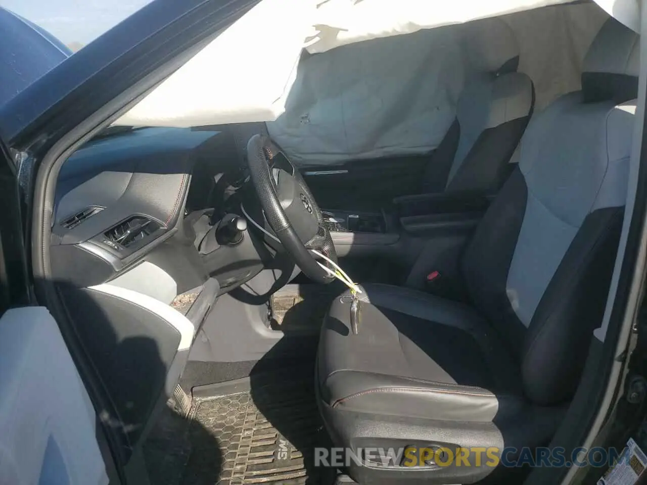 7 Photograph of a damaged car 5TDDRKEC0NS112761 TOYOTA SIENNA 2022