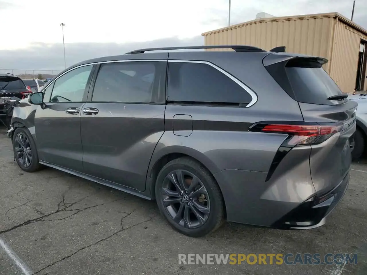2 Photograph of a damaged car 5TDDRKEC1NS078748 TOYOTA SIENNA 2022