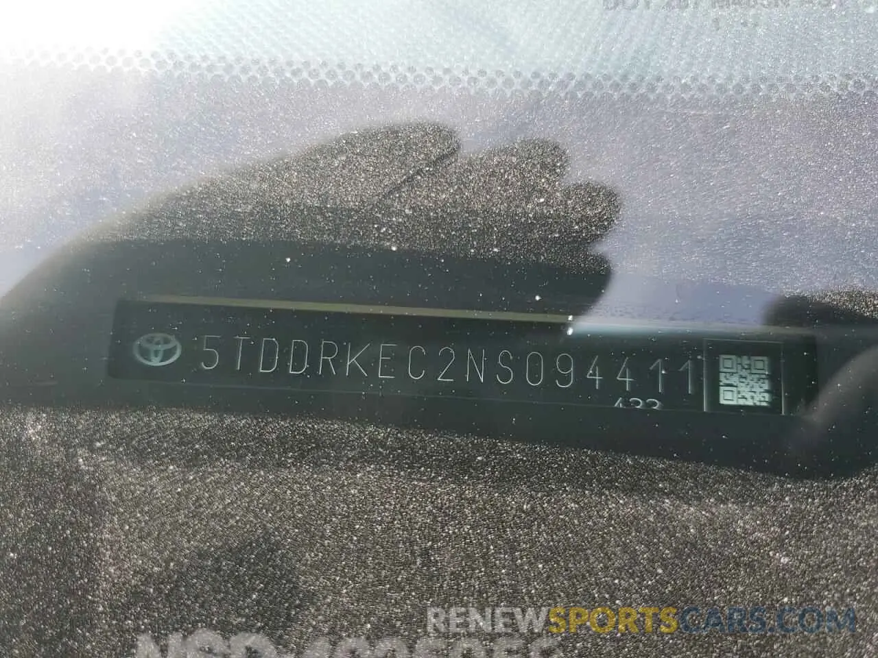 13 Photograph of a damaged car 5TDDRKEC2NS094411 TOYOTA SIENNA 2022