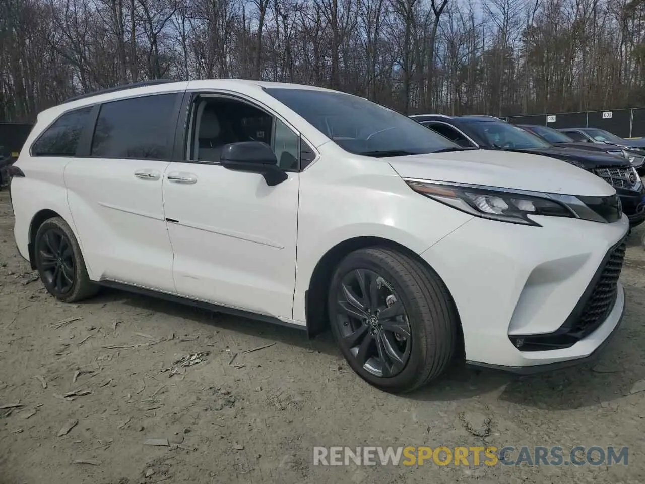 4 Photograph of a damaged car 5TDDRKEC2NS094411 TOYOTA SIENNA 2022