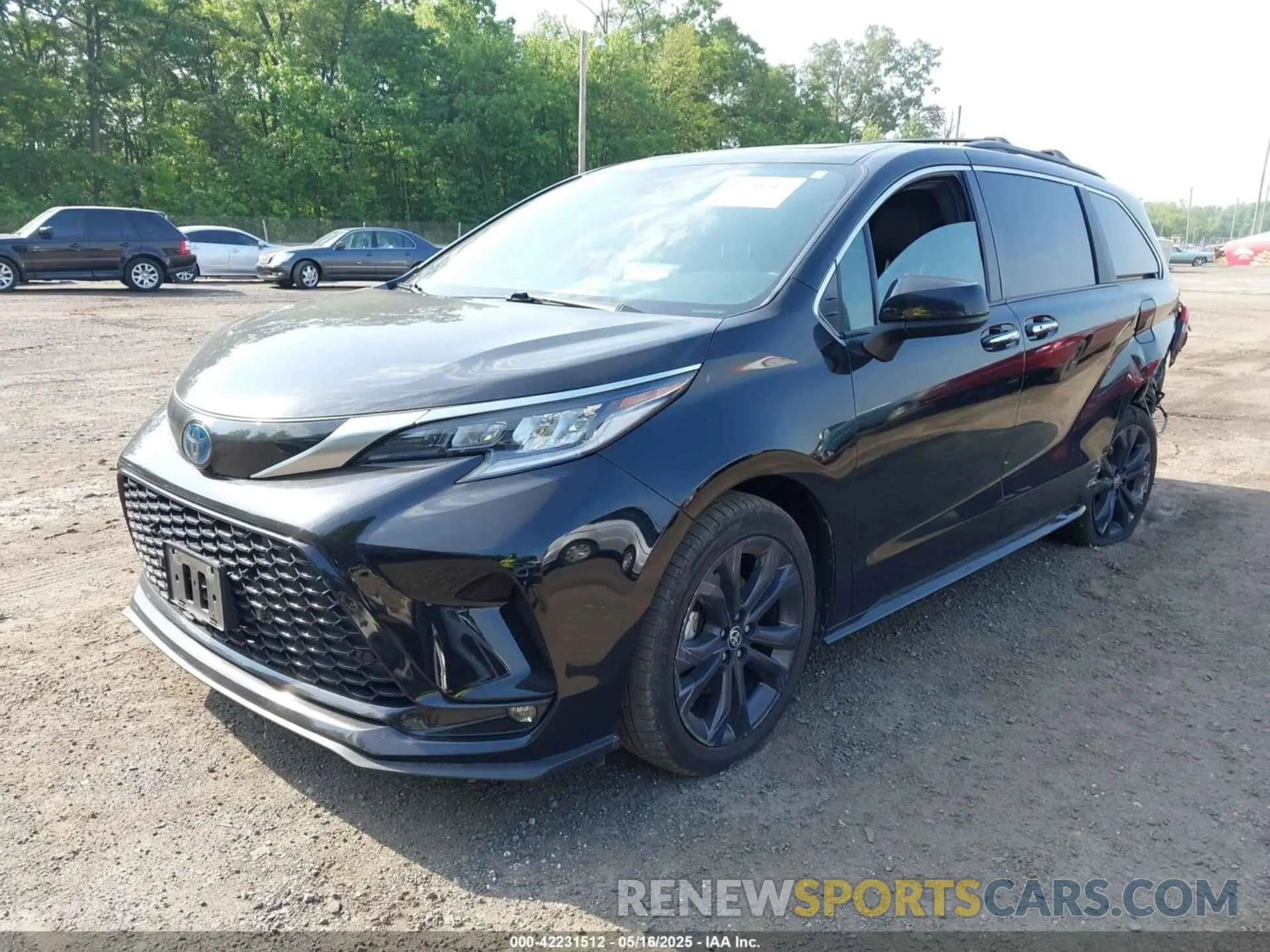 2 Photograph of a damaged car 5TDDRKEC8NS079069 TOYOTA SIENNA 2022