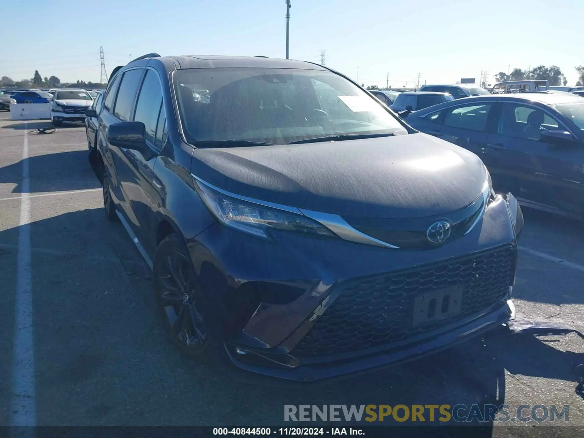 1 Photograph of a damaged car 5TDDRKEC8NS100020 TOYOTA SIENNA 2022