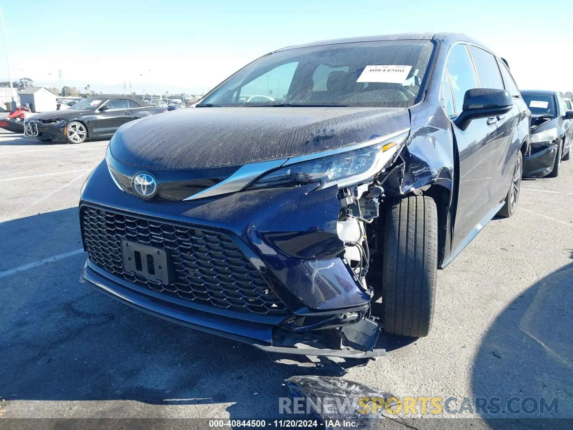 2 Photograph of a damaged car 5TDDRKEC8NS100020 TOYOTA SIENNA 2022