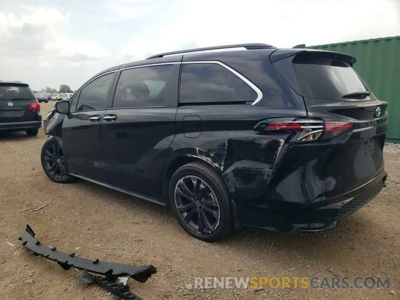 2 Photograph of a damaged car 5TDDRKEC8NS103211 TOYOTA SIENNA 2022