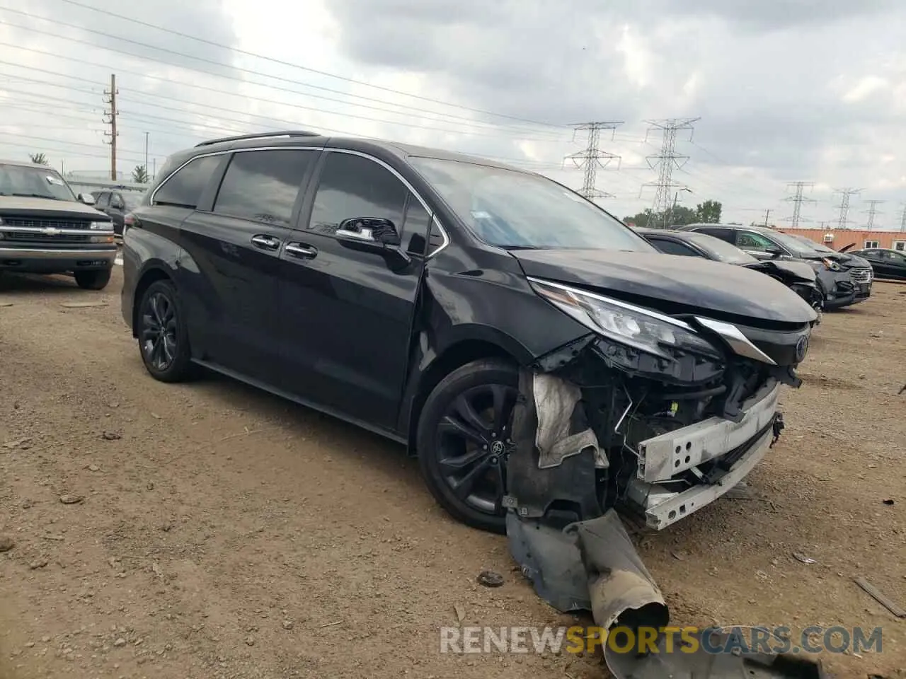 4 Photograph of a damaged car 5TDDRKEC8NS103211 TOYOTA SIENNA 2022