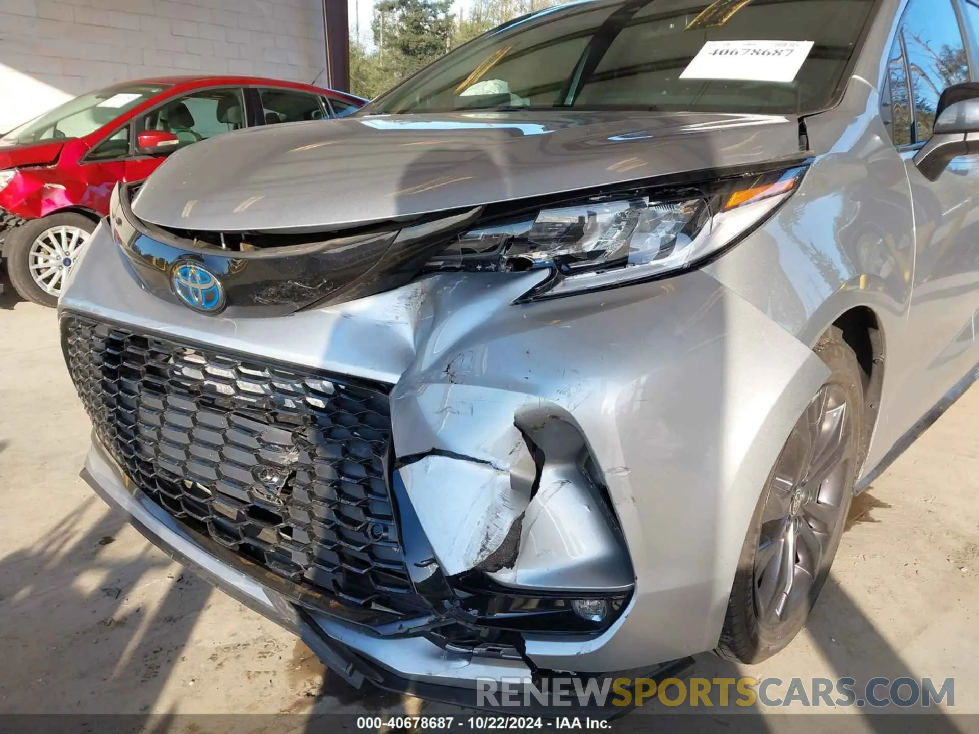 6 Photograph of a damaged car 5TDDRKECXNS098867 TOYOTA SIENNA 2022