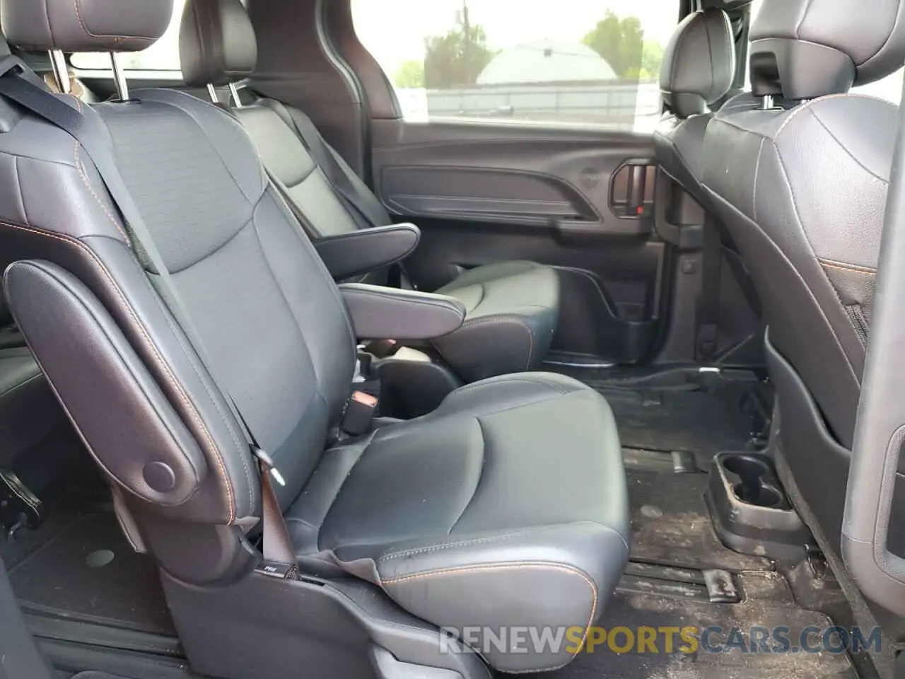 11 Photograph of a damaged car 5TDDSKFC1NS059278 TOYOTA SIENNA 2022