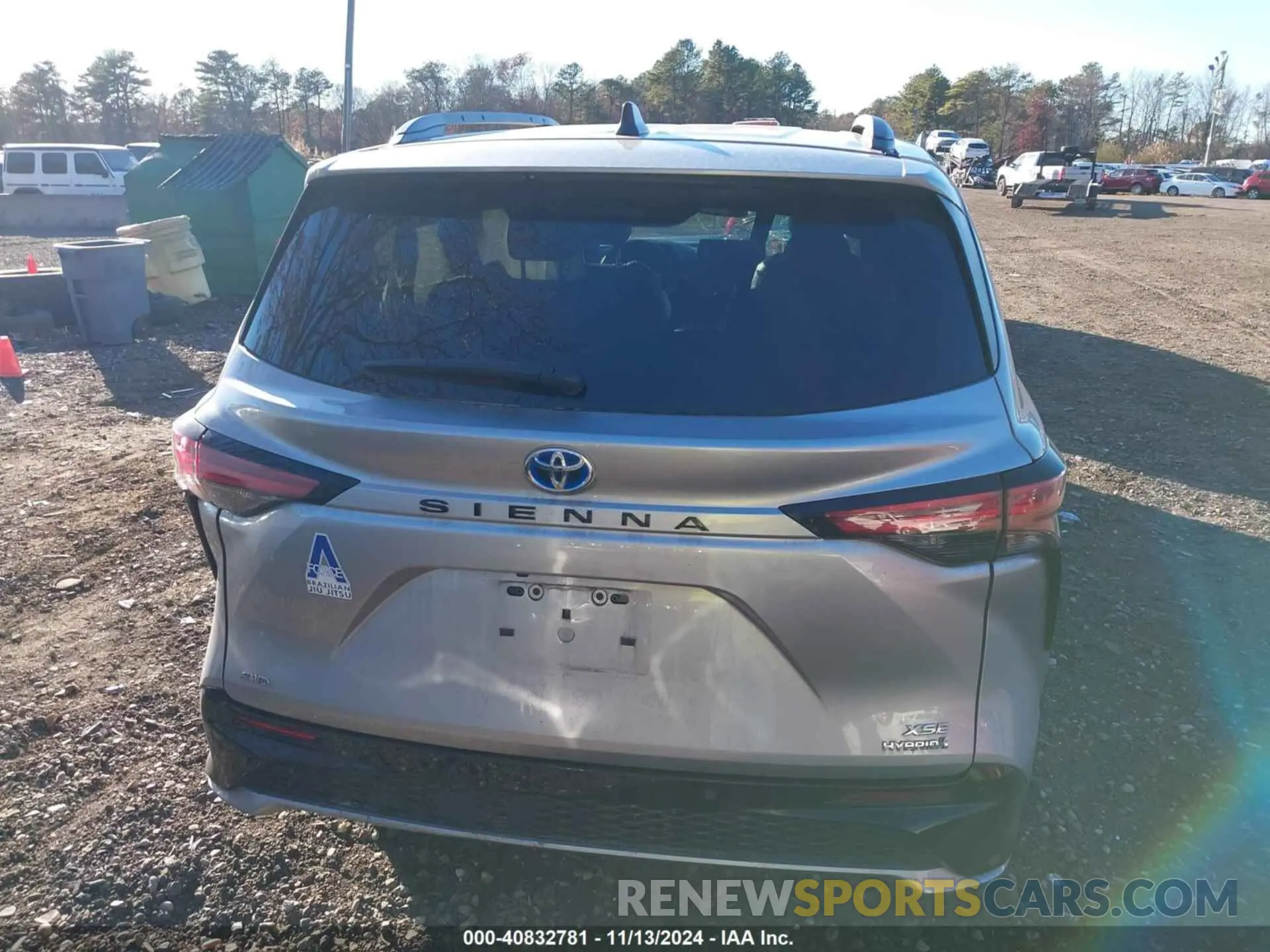 15 Photograph of a damaged car 5TDDSKFC3NS064174 TOYOTA SIENNA 2022