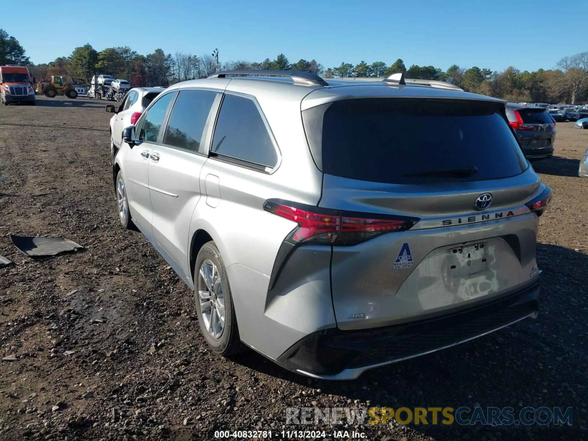 3 Photograph of a damaged car 5TDDSKFC3NS064174 TOYOTA SIENNA 2022