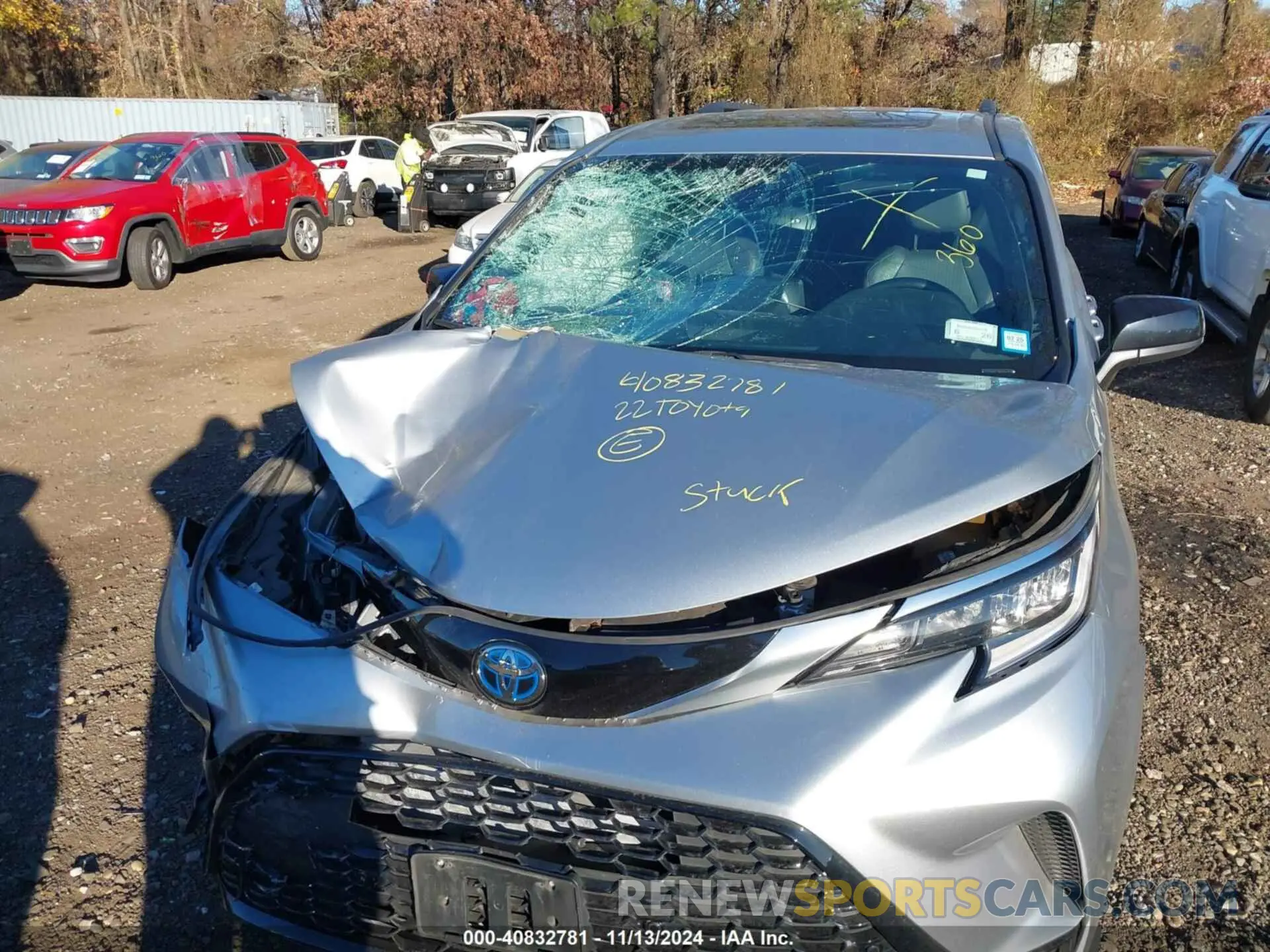 6 Photograph of a damaged car 5TDDSKFC3NS064174 TOYOTA SIENNA 2022