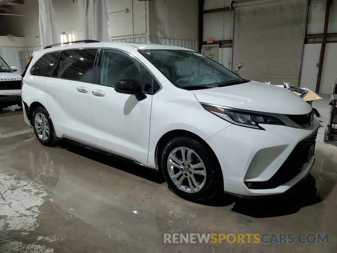 4 Photograph of a damaged car 5TDDSKFC4NS062529 TOYOTA SIENNA 2022