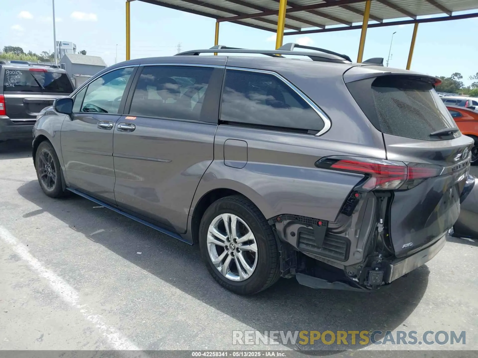 3 Photograph of a damaged car 5TDDSKFC6NS057817 TOYOTA SIENNA 2022