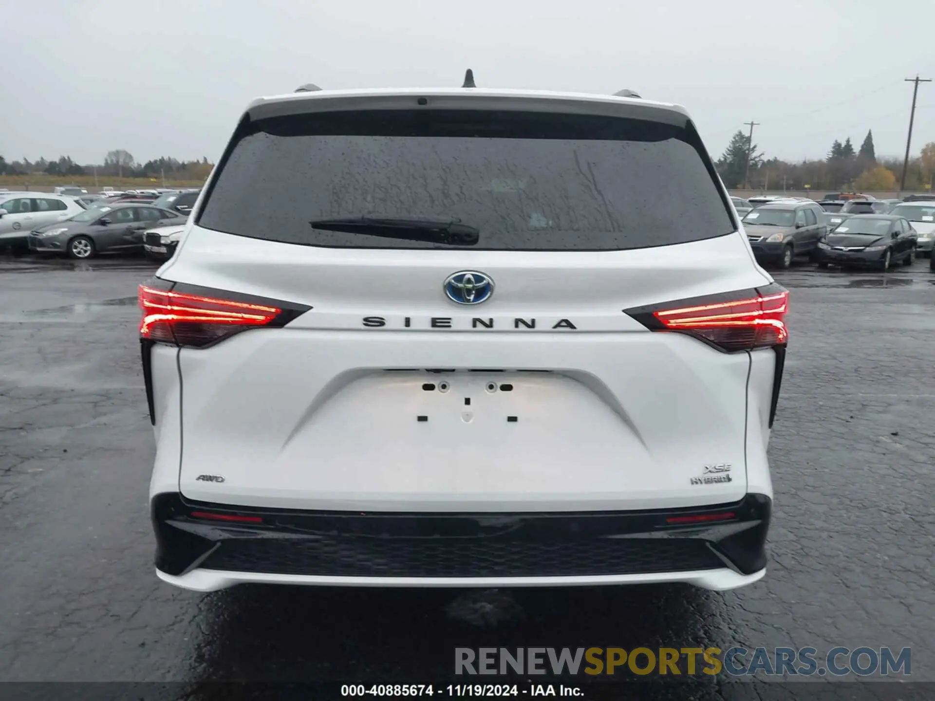 17 Photograph of a damaged car 5TDDSKFC9NS072165 TOYOTA SIENNA 2022