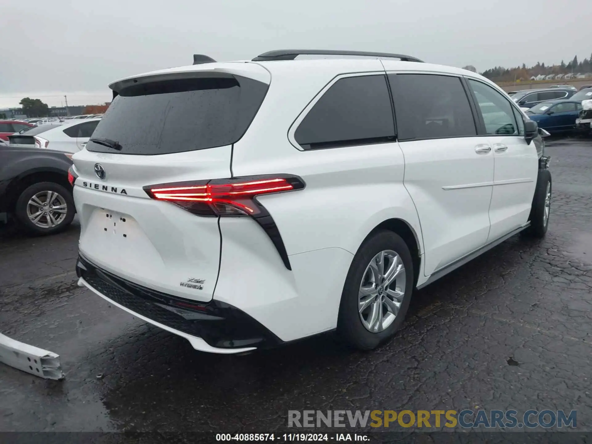 4 Photograph of a damaged car 5TDDSKFC9NS072165 TOYOTA SIENNA 2022