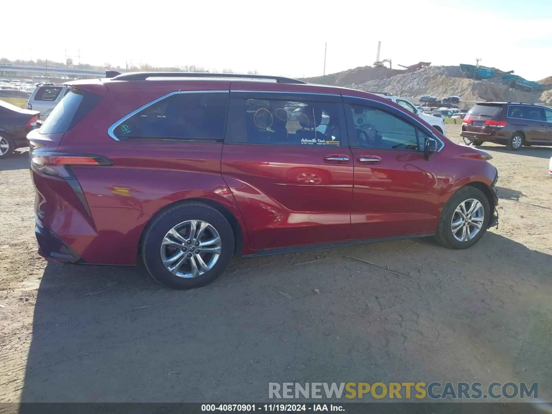 13 Photograph of a damaged car 5TDDSKFCXNS046982 TOYOTA SIENNA 2022