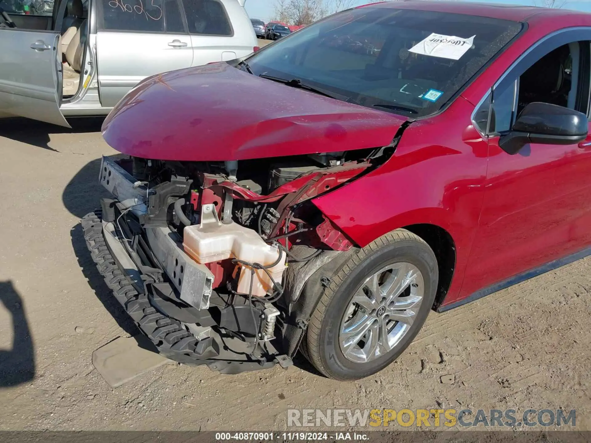 18 Photograph of a damaged car 5TDDSKFCXNS046982 TOYOTA SIENNA 2022
